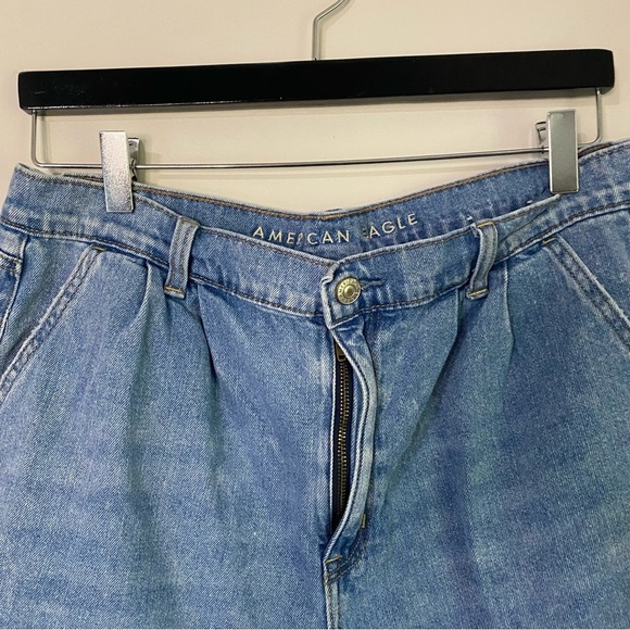 [American Eagle] Women's Denim Mom Shorts - Picture 2 of 8